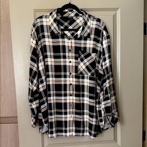 Torrid Black, White and Cream Fall Plaid Shirt size 2 18 20